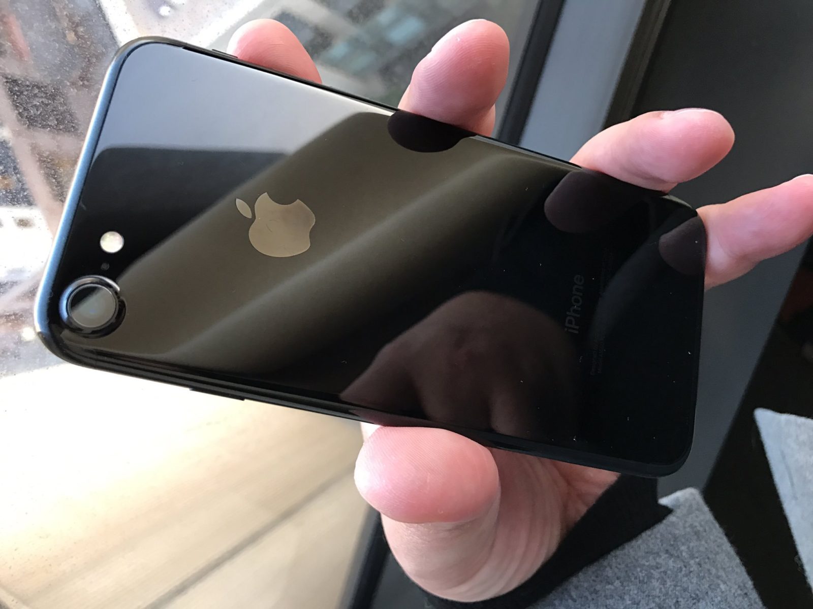 Как распознать «поддельный» iPhone 7 (и вообще любой айфон)